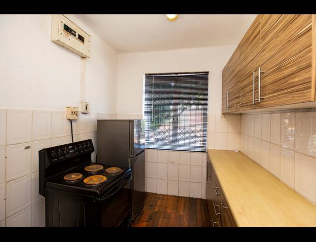 2 BEDROOM APARTMENT FOR SALE IN GLENWOOD